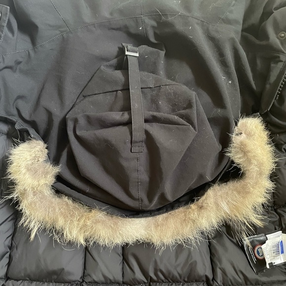 Canada goose Victoria Parker in size small. - Picture 4 of 11